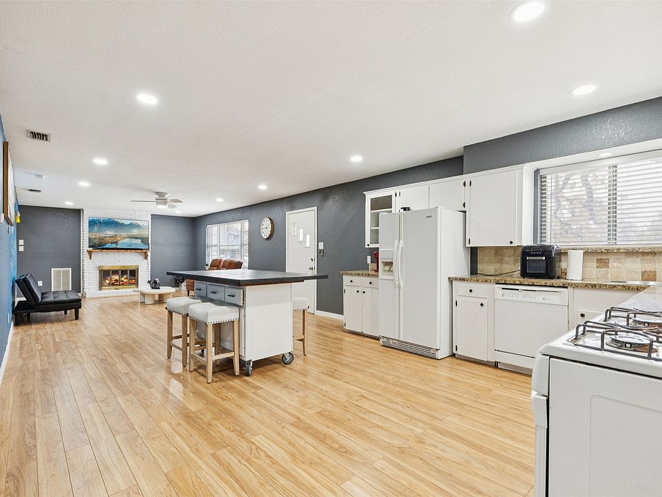 1st image of 102 Woodland Dr