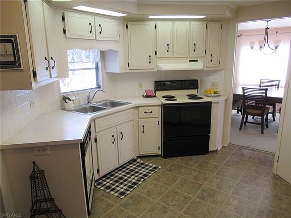 5th image of 631 Forest Palm Ct