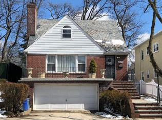 8545 212th St, Queens Village, NY 11427