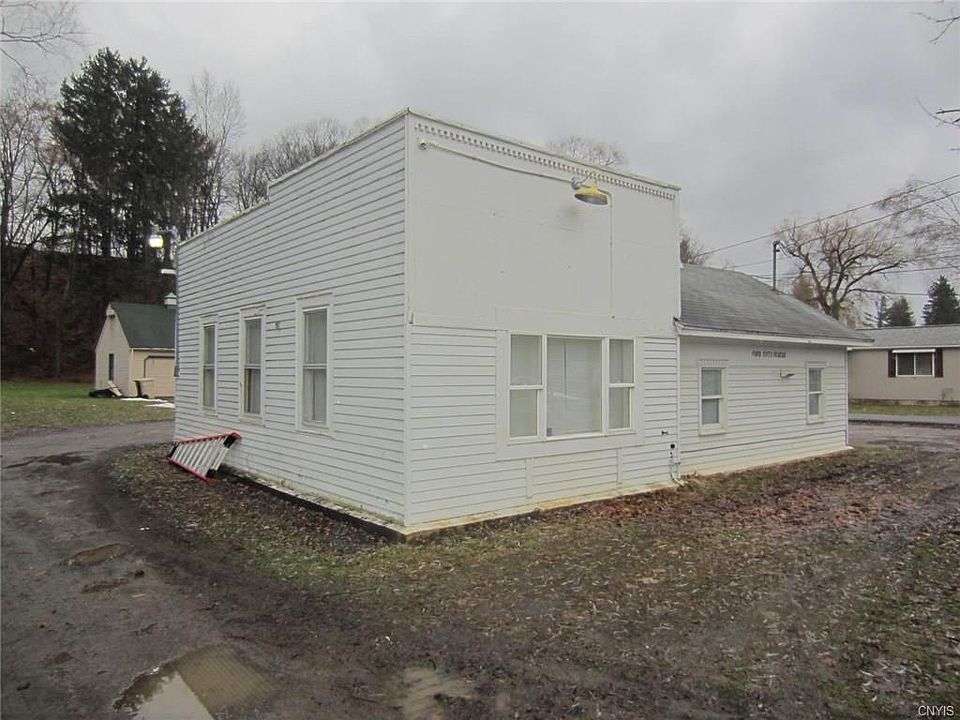 2nd image of 450 Otsego St