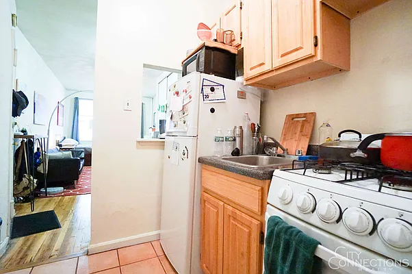 Rented by City Connections Realty | media 19