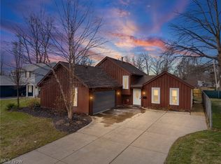 110 Wilshire Ct, Elyria, OH 44035