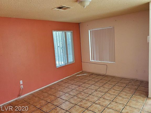 3rd image of 721 Covington Ln #2