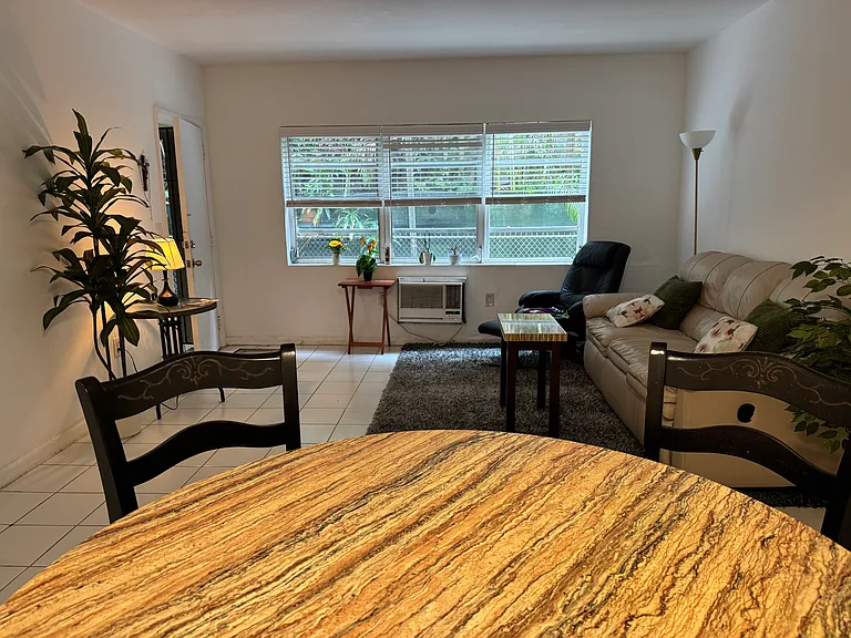 51 Edgewater Dr #4 — Photo 2