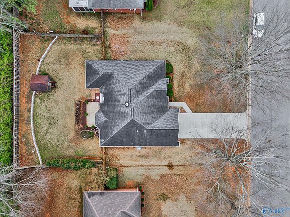 4th image of 104 N Rock Hampton Dr