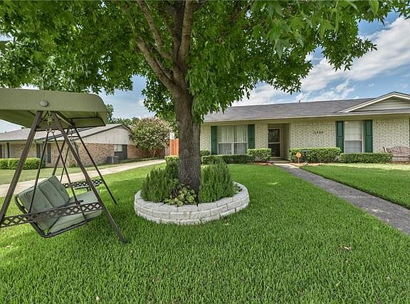 2nd image of 1439 Creekwood Ln
