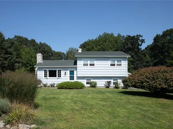 13 Wetomachick Ave, Westerly, RI 02891