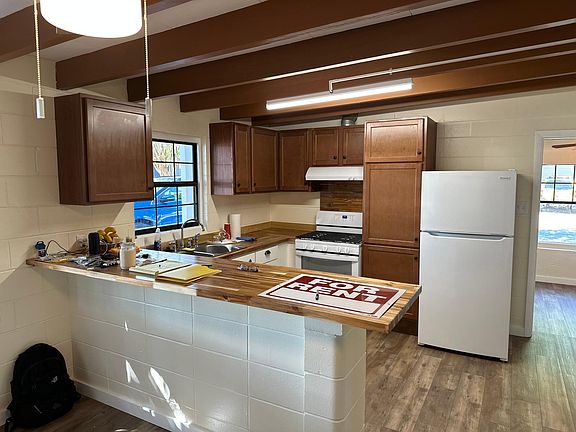 5th image of 804 Willow St #A