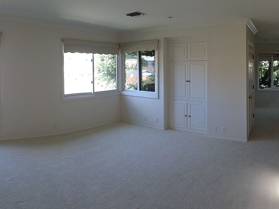 5th image of 212 Avenue E