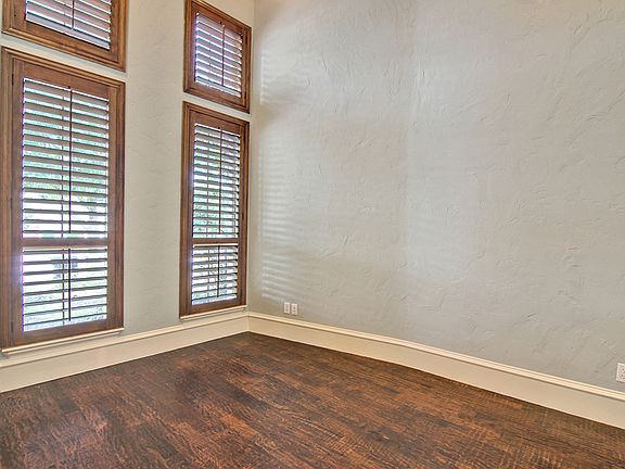 3rd image of 23 Bass Pond Dr