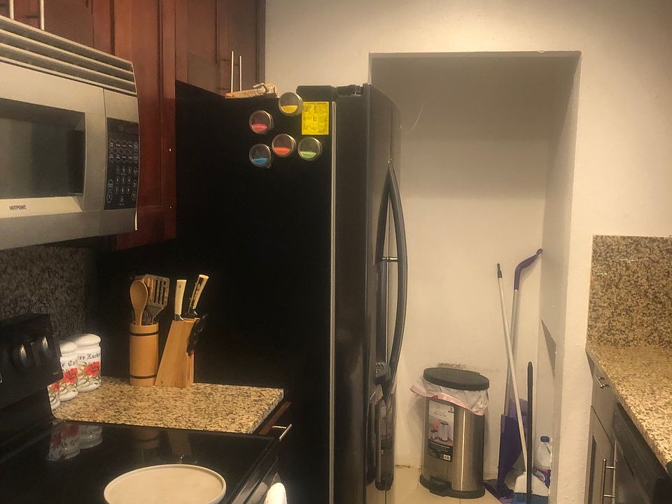 1st image of 265 Oak Tree Cir #265