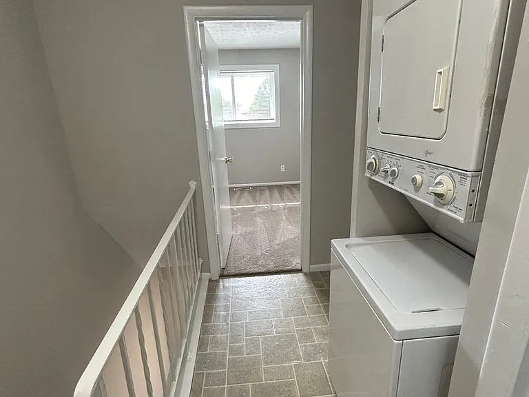 Fairview Court Apartments — Photo 75