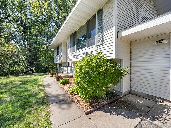 3rd image of 26496 Forli Ave