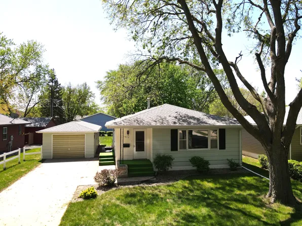 1517 E 4th Ave, Mitchell, SD 57301