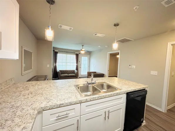 6108 Abrams Rd APT 202, Dallas, TX 75231