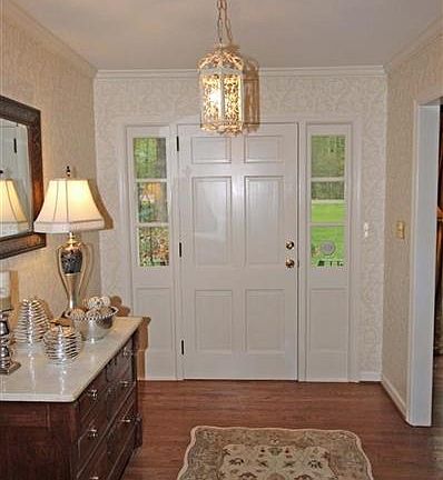 4th image of 157 Rolling Green Cir