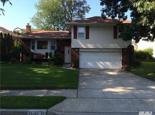 608 Jefferson St, West Hempstead, NY 11552