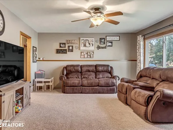 105 Southview Cir, Shenandoah, IA 51601