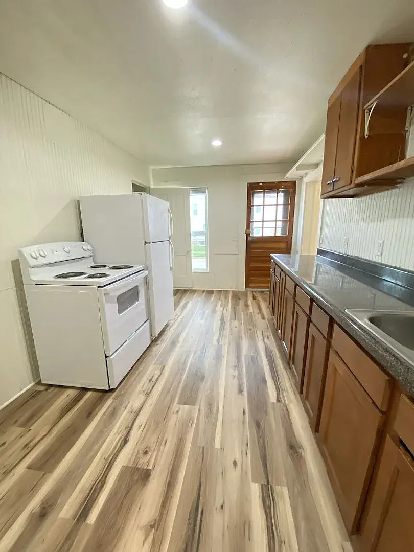 304 W Irving Ave — Photo 1