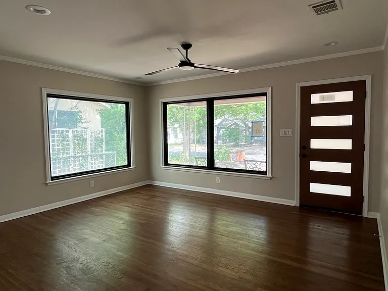 4412 Bellvue Ave — Photo 3