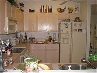 4th image of 830 Poinsetta Dr