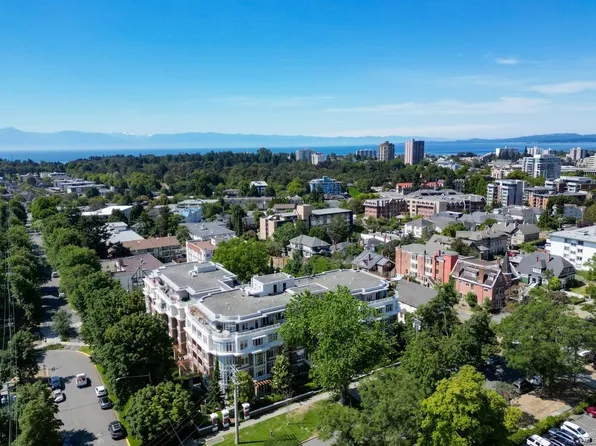 999 Burdett Ave #412, Victoria, BC V8V 3G7