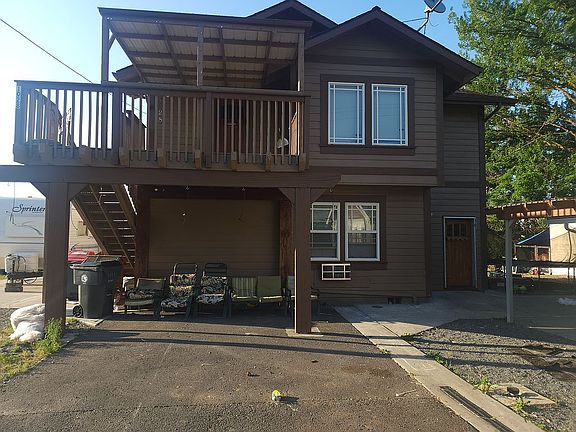 3rd image of 1026 Maple Park Dr