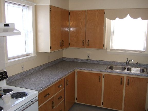 3rd image of 578 Dubuque St #1
