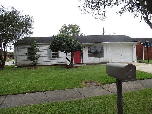 1st image of 101 Yvonne Dr