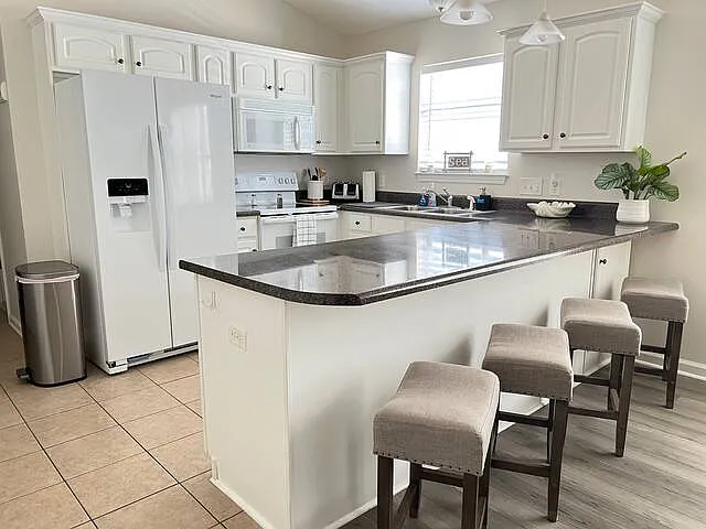 3 bed, 1400 sqft, $2,600 — Photo 2