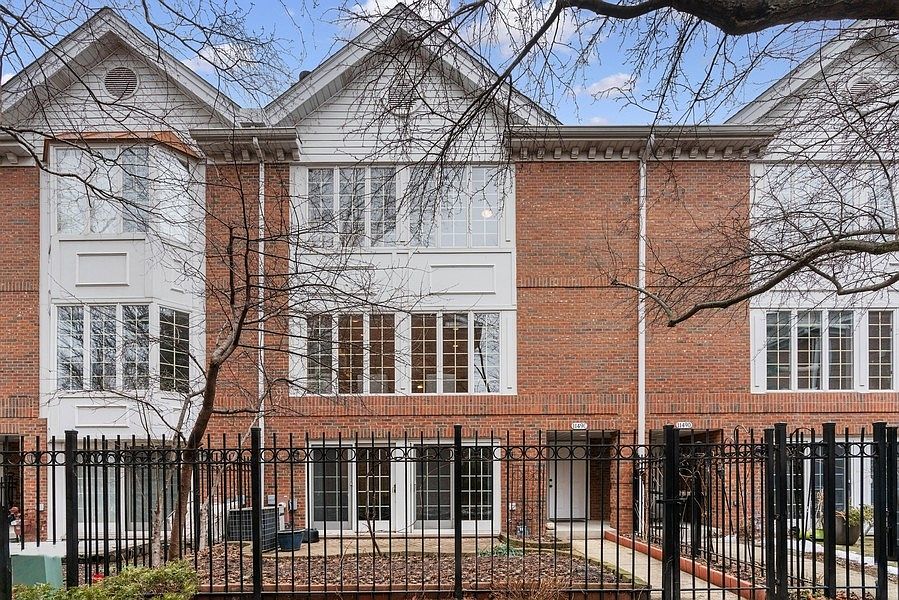 1st image of 1149 W Vernon Park Pl Unit C