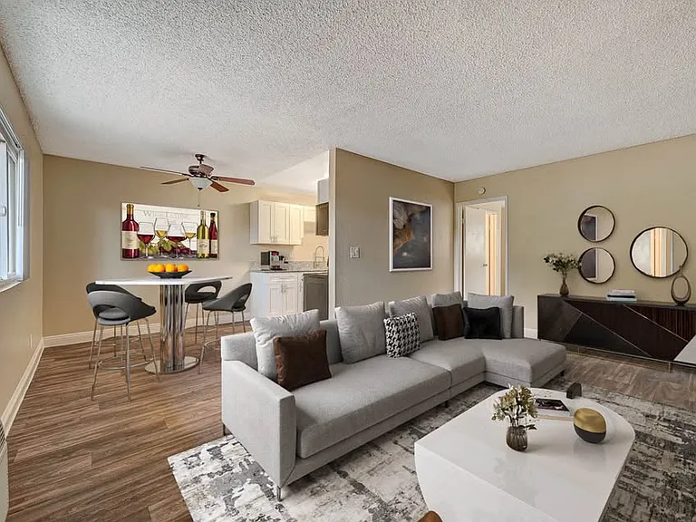 Desert Pines Villas — Photo 4