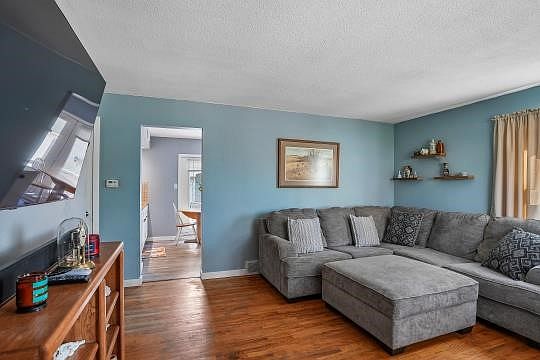 4th image of 4121 SE 10th St