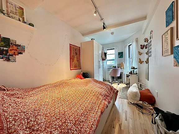 4th image of 368 W 46th St APT 5F