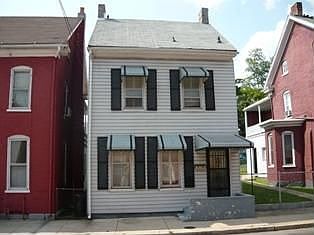 2nd image of 35 Madison Ave