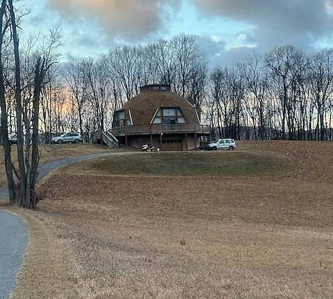 4th image of 5735 Chaneysville Rd