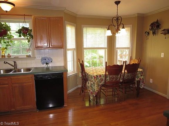 4th image of 3965 Velinda Dr