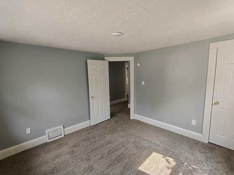 1024 Whittier Ave — Photo 16