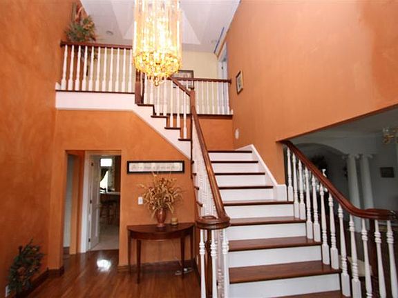 2nd image of 954 Waynoka Dr