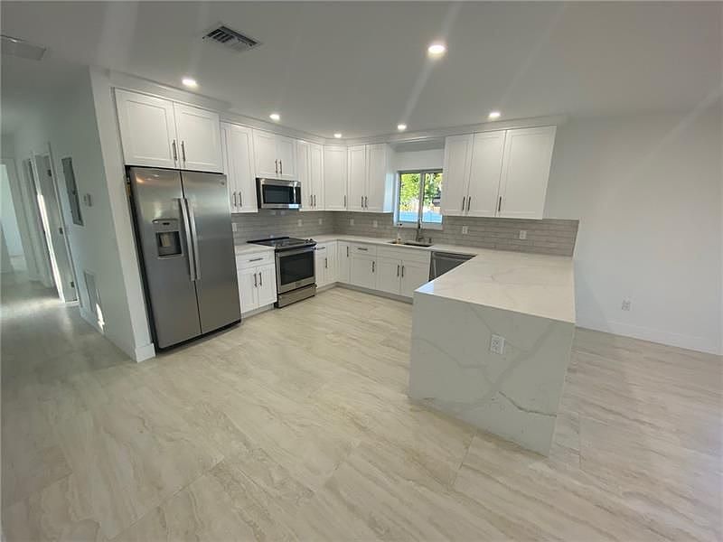 1st image of 2635 NE 17th St
