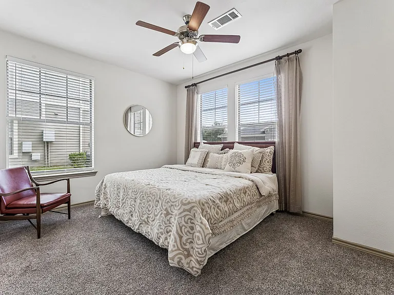 Aria Victoria Apartments — Photo 14