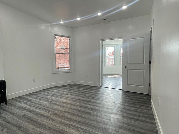 4th image of 138 Bidwell Ave Floor 2