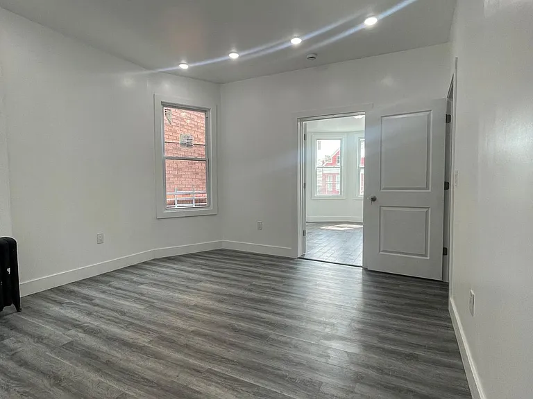 138 Bidwell Ave #2 — Photo 4