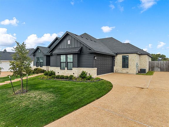 2nd image of 10201 Castleberry Ln