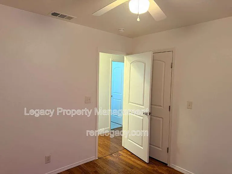 6701 21st St — Photo 10