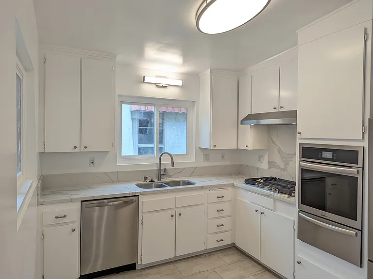 12324 Montana Ave #7 — Photo 4
