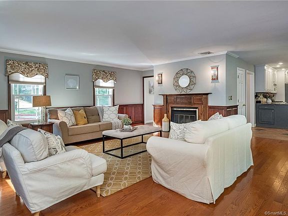 5th image of 92 Parkview Dr