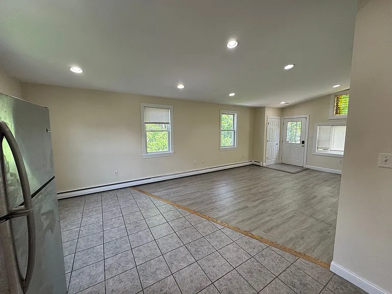 1-3 Yeaton Pl — Photo 4