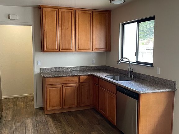 3rd image of 288 Piedmont Ave