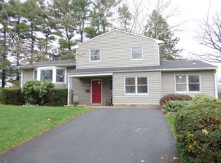 7 Laythan Rd, Edison, NJ 08817